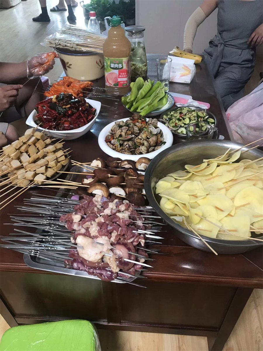 炎炎夏日，偉達(dá)員工歡聲笑語同“燒烤”